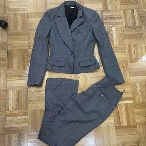 Alexander McQueen business suit 40/42
